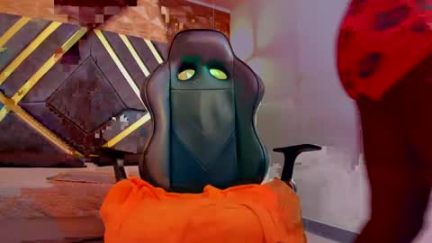 OLIVER LAURENT online show from 04.06.26