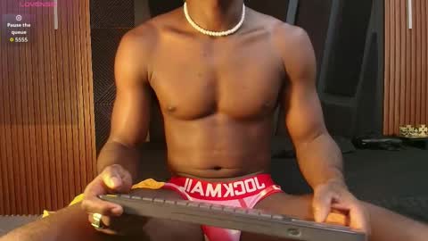 OLIVER LAURENT online show from 04.22.26