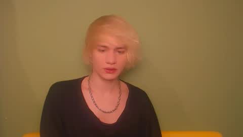 Snapshot of oliver_sweet_ chatting on 12.02.24 Oliver online show from 12.02.24