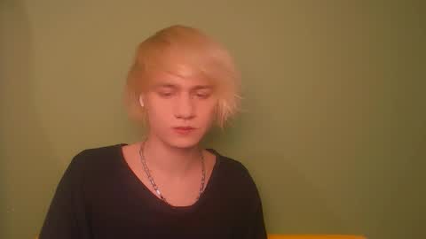 Snapshot of oliver_sweet_ chatting on 12.06.24 Oliver online show from 12.06.24