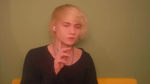 Snapshot of oliver_sweet_ chatting on 12.09.24 Oliver online show from 12.09.24