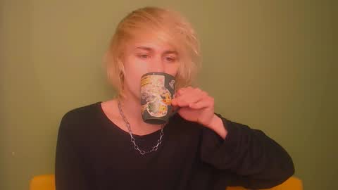 Snapshot of oliver_sweet_ chatting on 01.09.25 Oliver online show from 01.09.25