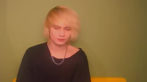 Snapshot of oliver_sweet_ chatting on 01.14.25 Oliver online show from 01.14.25