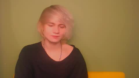 Snapshot of oliver_sweet_ chatting on 02.03.25 Oliver online show from 02.03.25