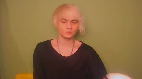 Snapshot of oliver_sweet_ chatting on 02.24.25 Oliver online show from 02.24.25