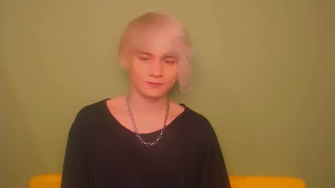 Snapshot of oliver_sweet_ chatting on 03.04.25 Oliver online show from 03.04.25