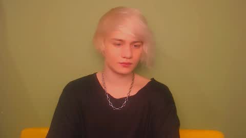 Snapshot of oliver_sweet_ chatting on 03.08.25 Oliver online show from 03.08.25