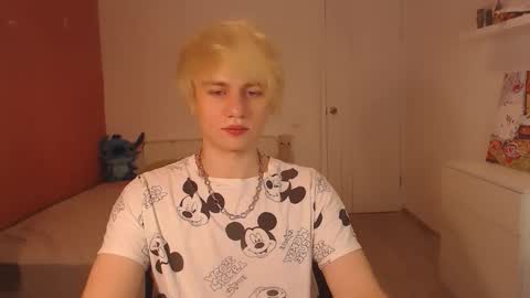 Snapshot of oliver_sweet_ chatting on 09.11.25 Oliver online show from 09.11.25