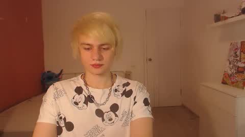 Snapshot of oliver_sweet_ chatting on 09.19.25 Oliver online show from 09.19.25