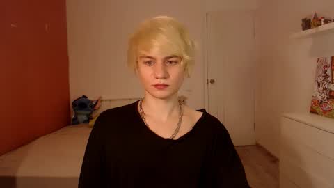 Snapshot of oliver_sweet_ chatting on 09.21.25 Oliver online show from 09.21.25