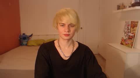 Snapshot of oliver_sweet_ chatting on 09.24.25 Oliver online show from 09.24.25