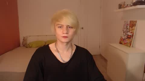 Snapshot of oliver_sweet_ chatting on 09.25.25 Oliver online show from 09.25.25