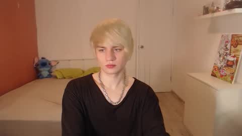 Snapshot of oliver_sweet_ chatting on 10.02.25 Oliver online show from 10.02.25