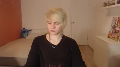 Snapshot of oliver_sweet_ chatting on 10.18.25 Oliver online show from 10.18.25