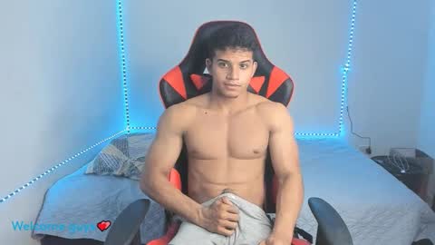 Snapshot of oliver_thompsson chatting on 12.12.24 oliver thompsson online show from 12.12.24