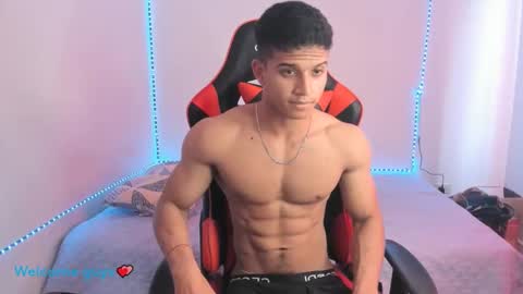 Snapshot of oliver_thompsson chatting on 12.19.24 oliver thompsson online show from 12.19.24