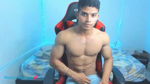 Snapshot of oliver_thompsson chatting on 01.01.25 oliver thompsson online show from 01.01.25