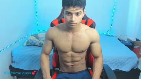 Snapshot of oliver_thompsson chatting on 01.18.25 oliver thompsson online show from 01.18.25