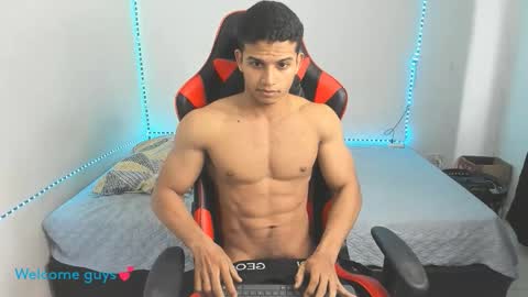 Snapshot of oliver_thompsson chatting on 11.23.25 oliver thompsson online show from 11.23.25