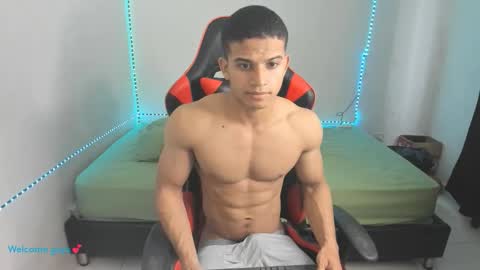 Snapshot of oliver_thompsson chatting on 02.01.26 oliver thompsson online show from 02.01.26