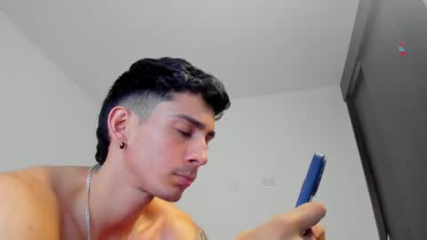 Snapshot of oliverbennet chatting on 02.27.25 Oliver bennet online show from 02.27.25