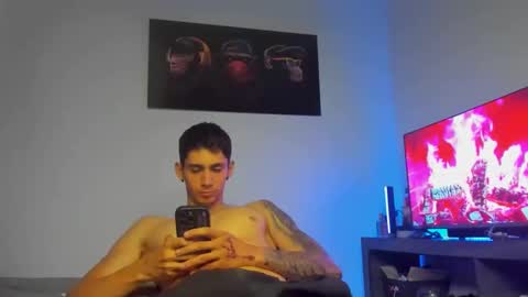 Snapshot of oliverbennet chatting on 10.19.25 Oliver bennet online show from 10.19.25