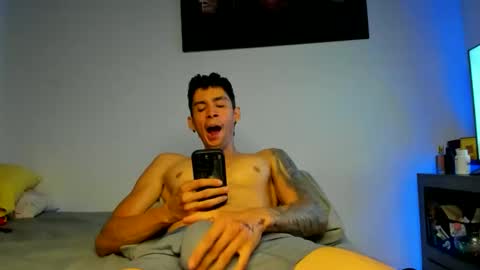 Snapshot of oliverbennet chatting on 10.22.25 Oliver bennet online show from 10.22.25