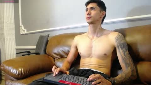 Oliver bennet online show from 11.19.25