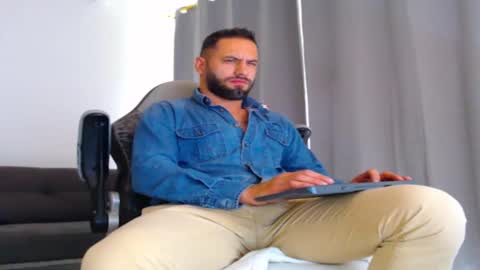 oliver online show from 11.27.25