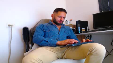 oliver online show from 12.20.25