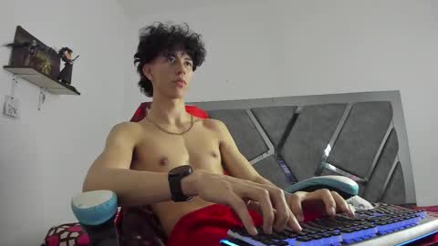 oliverthompson_01 online show from 03.06.25