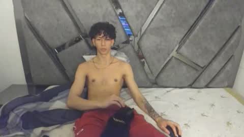 oliverthompson_01 online show from 10.02.25