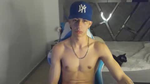 oliverthompson_01 online show from 10.10.25