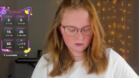 Snapshot of olivia_date chatting on 10.16.25 Olivia Date online show from 10.16.25