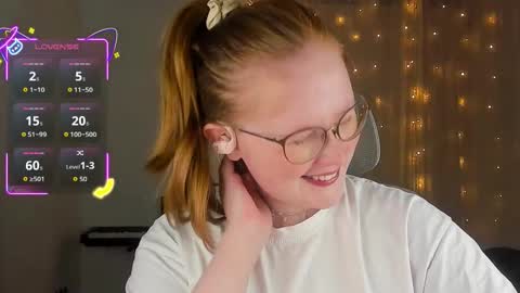 Snapshot of olivia_date chatting on 10.21.25 Olivia Date online show from 10.21.25