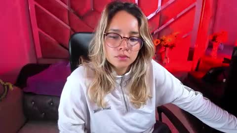  OLIVIA  online show from 09.16.25