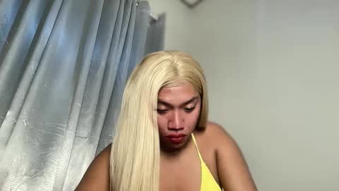 OLIVIA online show from 02.11.25