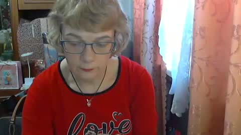 Olivia Mia online show from 03.12.26