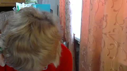 Olivia Mia online show from 04.10.26