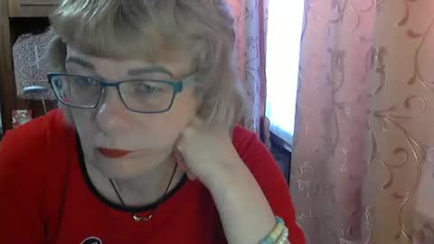 Olivia Mia online show from 04.14.26