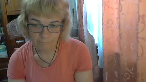 Olivia Mia online show from 06.05.26