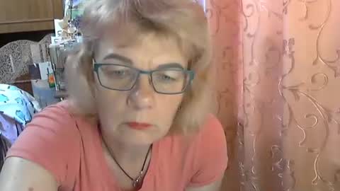 Olivia Mia online show from 06.11.26