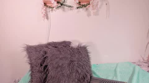 Olivia  happyness  online show from 12.06.24