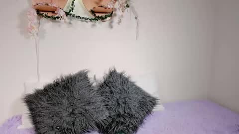 Olivia  happyness  online show from 01.21.25