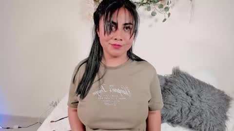 Olivia  happyness  online show from 01.29.25