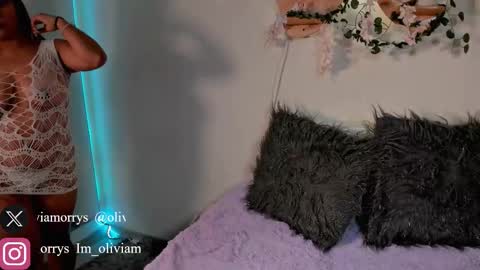 Olivia  happyness  online show from 09.12.25