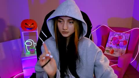 olivia_norton_ online show from 10.23.25