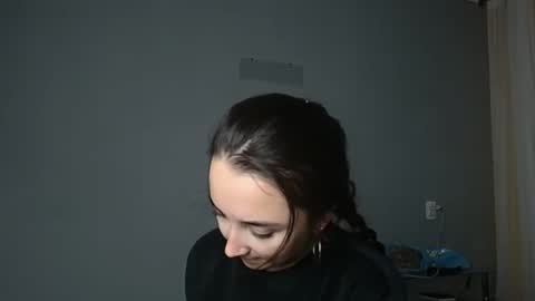 Olivia online show from 11.04.25