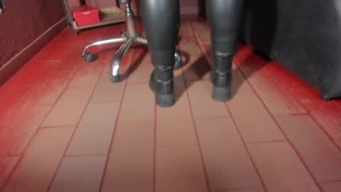   online show from 01.12.25