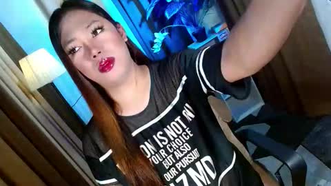 Miss OLIVIA online show from 11.08.25